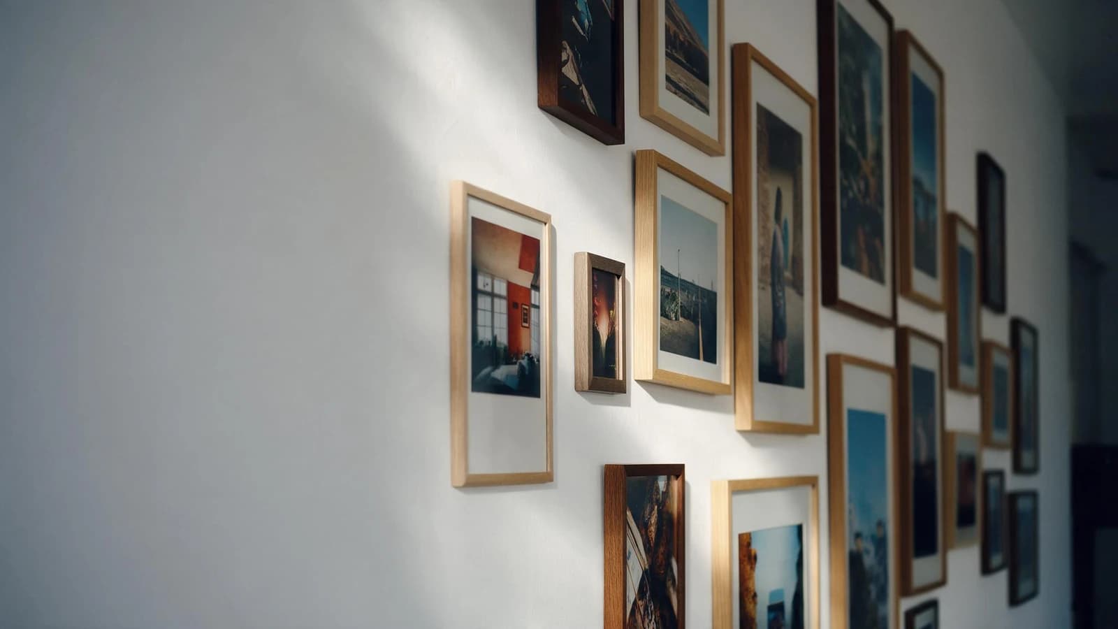 One Photo, Every Aspect Ratio, Without Cropping Your Subject in Half
